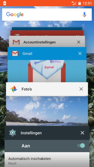 Veeg apps naar rechts om ze te sluiten