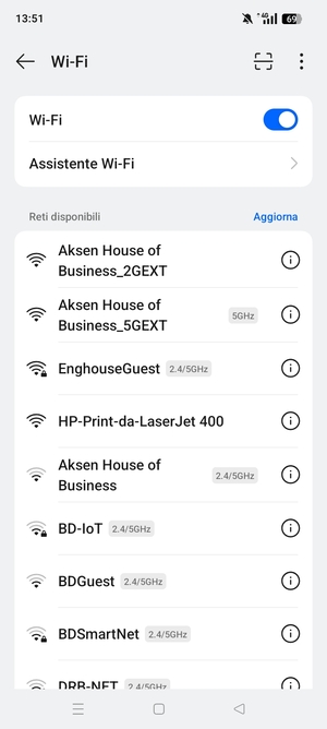 Seleziona la rete wireless a cui desideri connetterti