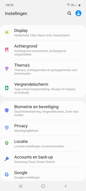 Scroll naar en selecteer Accounts en back-up