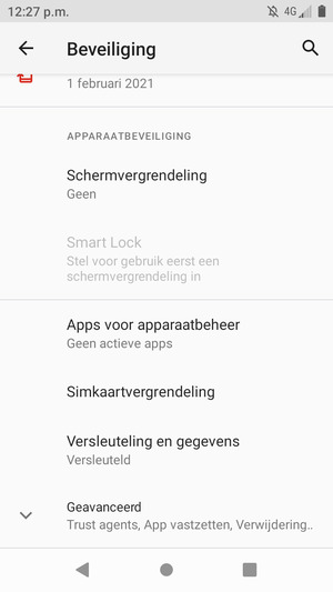 Scroll naar en selecteer Simkaartvergrendeling