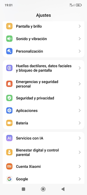 Desplácese y seleccione Seguridad y privacidad