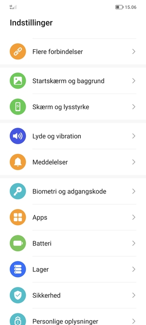 For at aktivere din skærmlås, gå til menuen Indstillinger og vælg Biometri og adgangskode