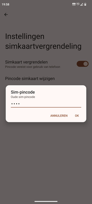 Voer Oude sim-pincode in en selecteer OK