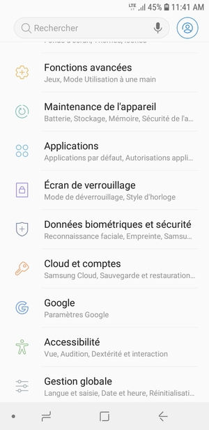 Faites défiler et sélectionnez Cloud et comptes