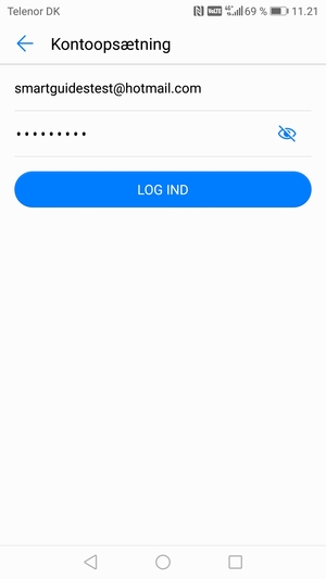 Indtast din Hotmail og Adgangskode. Vælg LOG IND
