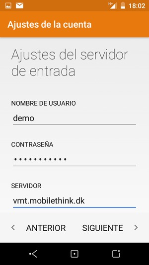 Introduzca Nombre de usuario y la dirección de servidor entrante. Seleccione SIGUIENTE