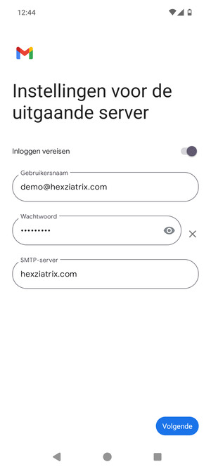 Voer Uitgaand serveradres in en selecteer Volgende
