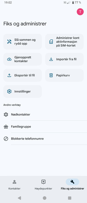 Velg Administrer kontaktinformasjon på SIM-kortet