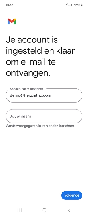 Geef uw account een naam en voer uw naam in. Selecteer Volgende