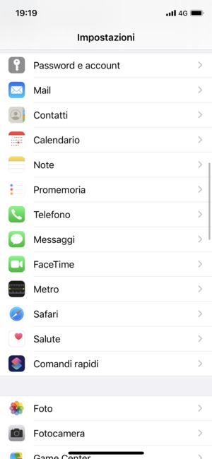 Scorri e seleziona Password e account