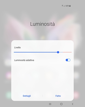 Attiva Luminosità adattiva e seleziona Fatto