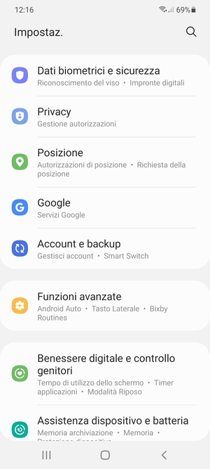 Scorri e seleziona Account e backup