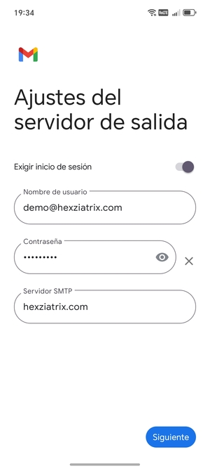 Introduzca la dirección de servidor saliente y seleccione Siguiente