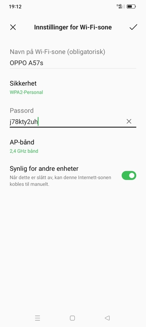 Skriv inn et Wi-Fi hotspot-passord på minst 8 tegn og velg OK