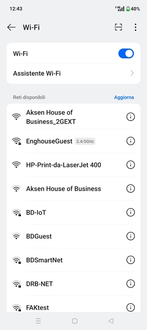 Seleziona la rete wireless a cui desideri connetterti