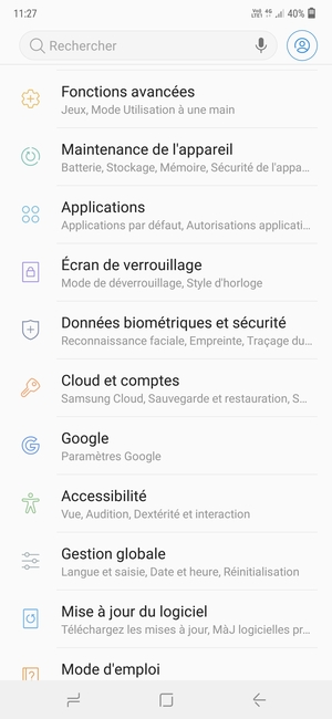 Faites défiler et sélectionnez Cloud et comptes