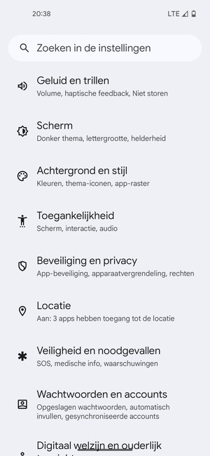 Scroll naar en selecteer Beveiliging en privacy
