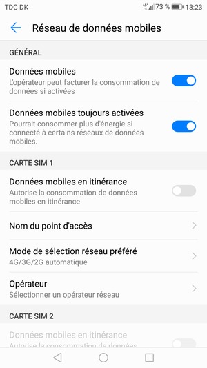 Faites défiler jusqu'à CARTE SIM 1 ou CARTE SIM 2 et sélectionnez Nom du point d'accès