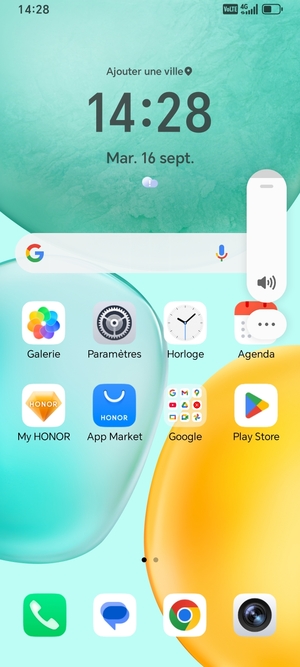 Maintenir appuyé pour baisser le volume au niveau requis