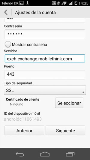 Desplácese hacia abajo e introduzca la dirección del servidor Exchange. Seleccione Siguiente