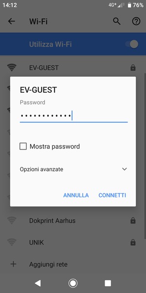 Inserisci la password del Wi-Fi e seleziona CONNETTI