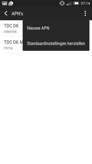 Selecteer de Menu-knop en selecteer Nieuwe APN