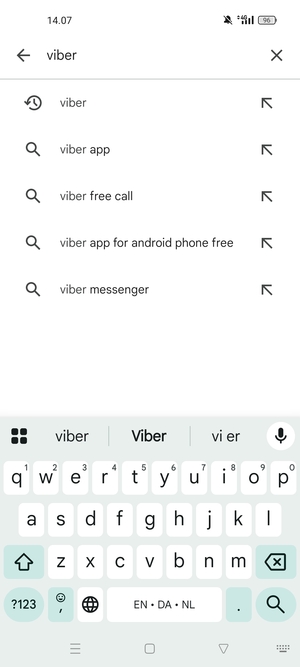 Indtast navnet på appen og vælg Søg