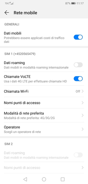 Scorri fino a SIM 1 o SIM 2 e seleziona Nomi punti di accesso