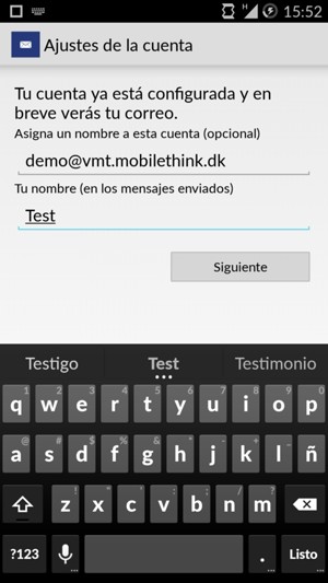 Déle a su cuenta un nombre y escriba su nombre. Seleccione Siguiente