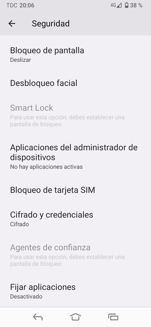 Desplácese y seleccione Bloqueo de tarjeta SIM
