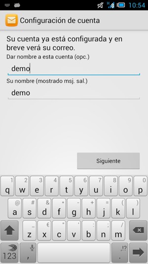 Déle a su cuenta un nombre y escriba su nombre. Seleccione Siguiente