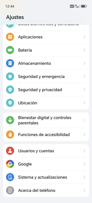 Desplácese y seleccione Sistema y actualizaciones