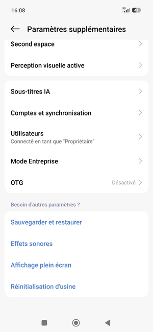 Faites défiler et sélectionnez Comptes et
synchronisation