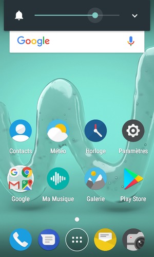 Maintenir appuyé pour baisser le volume au niveau requis
