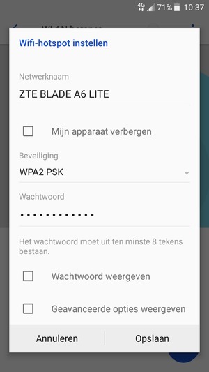 Voer een wachtwoord van een WiFi-hotspot in van ten minste 8 tekens en selecteer Opslaan