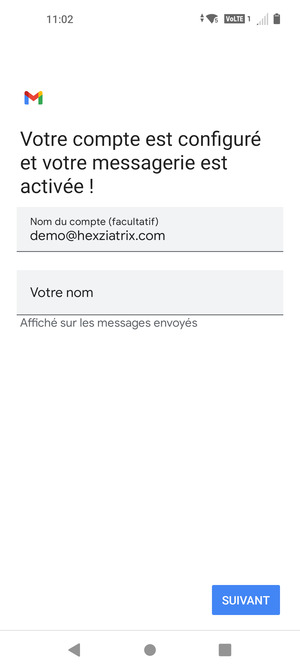 Donnez un nom à votre compte et saisissez votre nom. Sélectionnez SUIVANT