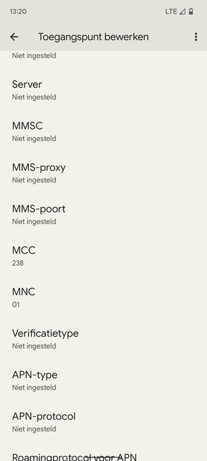Scroll naar beneden en voer internetgegevens in