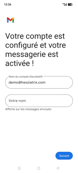 Donnez un nom à votre compte et saisissez votre nom. Sélectionnez Suivant