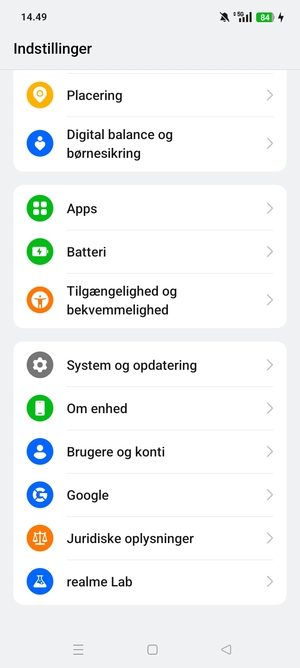 Vend tilbage til menuen Indstillinger og scroll til og vælg Brugere og konti