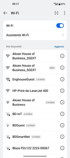 Seleziona la rete wireless a cui desideri connetterti