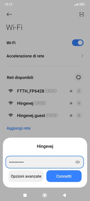 Inserisci la password del Wi-Fi e seleziona Connetti