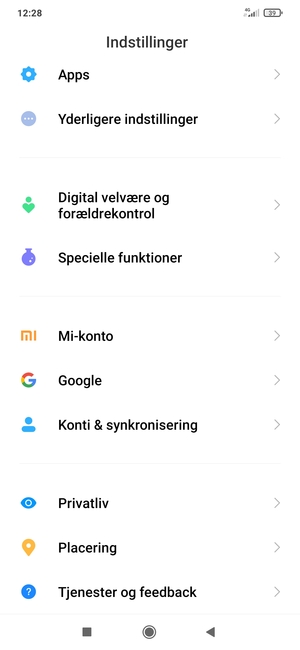 Vend tilbage til menuen Indstillinger og vælg Konti & synkronisering