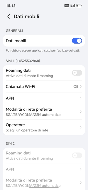 Scorri fino a SIM 1 o SIM 2 e seleziona APN