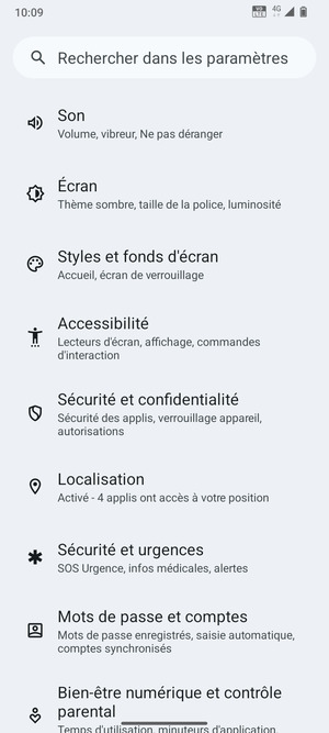 Faites défiler et sélectionnez Sécurité et confidentialité