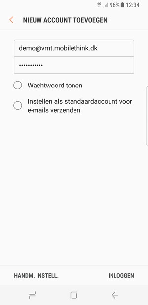Voer uw e-mailadres en wachtwoord in. Selecteer INLOGGEN
