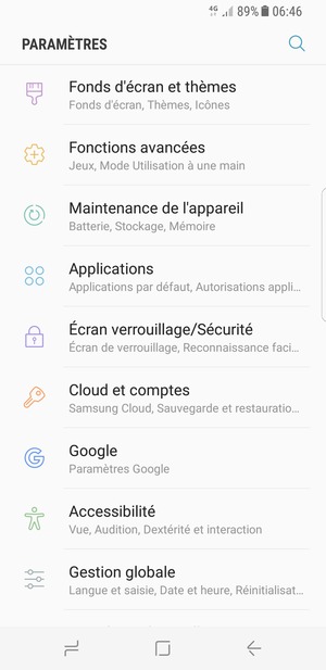Faites défiler et sélectionnez Cloud et comptes