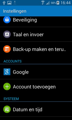 Keer terug naar het Instellingen menu en selecteer Google