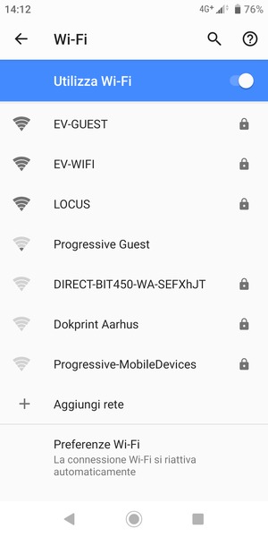 Seleziona la rete wireless a cui desideri connetterti