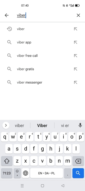 Indtast navnet på appen og vælg Søg