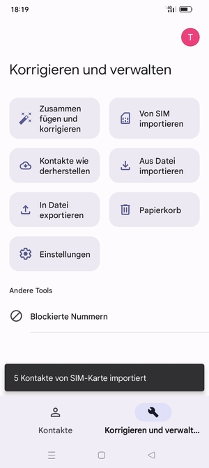 Ihre Kontakte werden in Ihrem Google Konto gespeichert und auf Ihrem Handy gespeichert, wenn Google das nächste Mal synchronisiert wird.